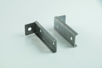 Elemente de fixare din inox pentru prinderea pe verticala