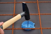 Doza pentru beton incluzand glisorul Ø60mm, A=84mm