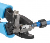 Parallel Plier for closing of S-JACK housing